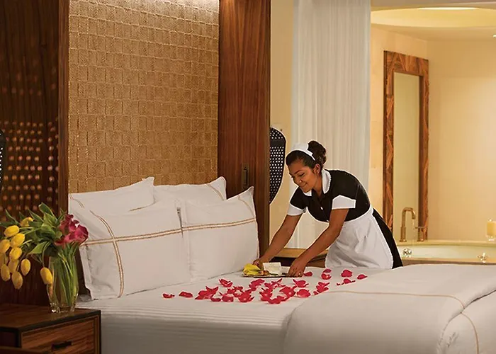 Resort Dreams & (adults Only)